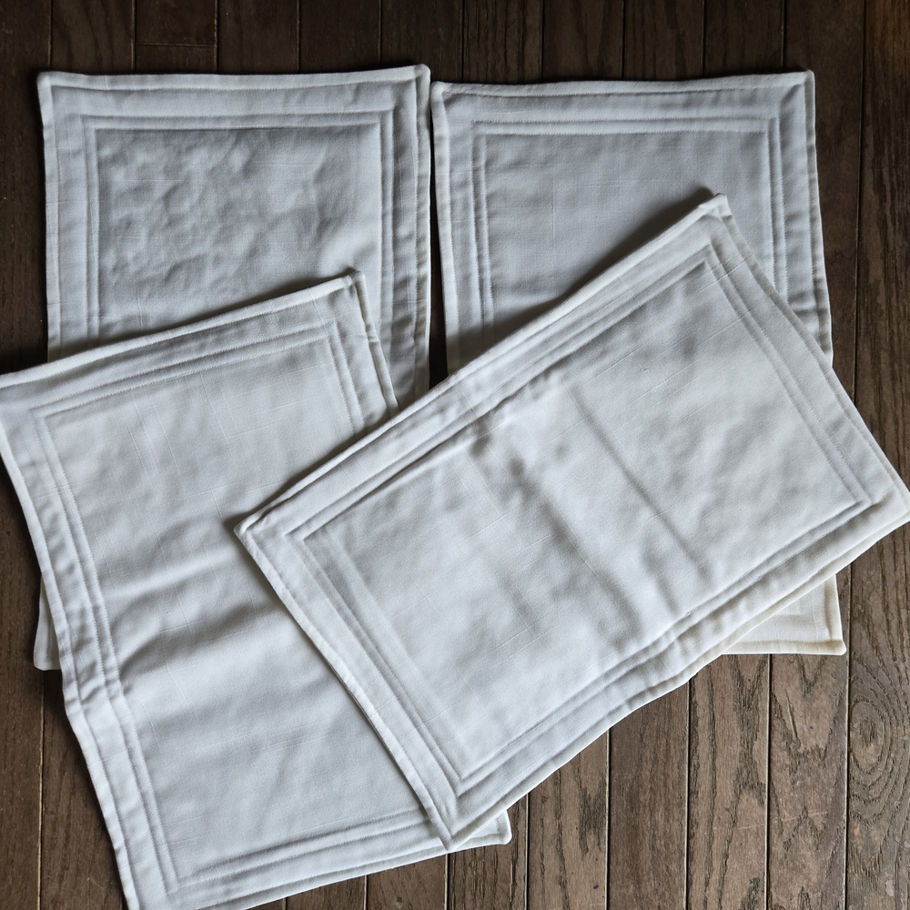 Handmade Set Of 4 White Placemats With Matching Runner.